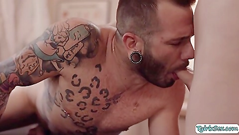 Transmasculation with a hot blonde girl on a massage table