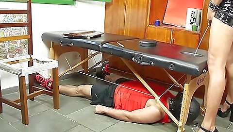 Busty shemale with tattooed body gets fucked with big dildo